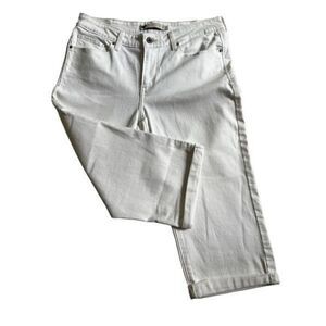 Levi’s White Capri Denim  Cuffed Hem size 8